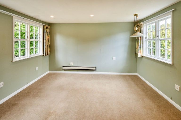Photo of property in 3 Cheviot Road, Lowry Bay, Lower Hutt, 5013