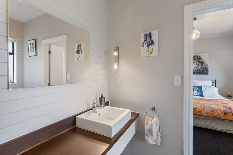 Photo of property in 21 Hurunui Street, Waikanae, 5036