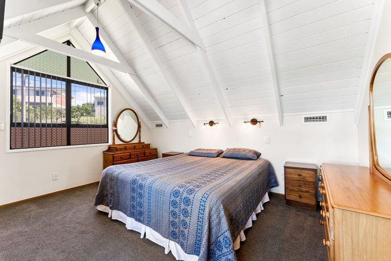 Photo of property in 12 Cooper Road, Stanmore Bay, Whangaparaoa, 0932