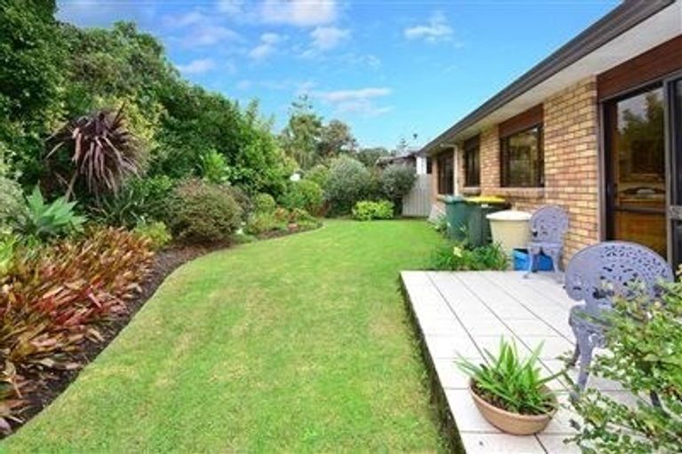 Photo of property in 1/32 Riverside Road, Orewa, 0931