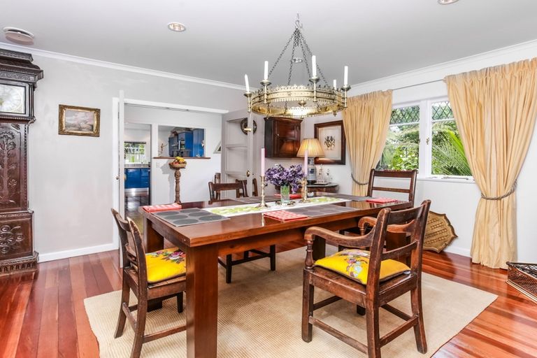 Photo of property in 10 Opanuku Road, Henderson Valley, Auckland, 0612