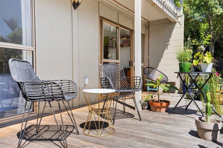 Photo of property in 280a Motutara Road, Muriwai, Waimauku, 0881