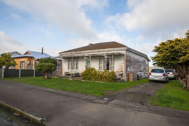 Photo of property in 38 Tennyson Street, Dannevirke, 4930