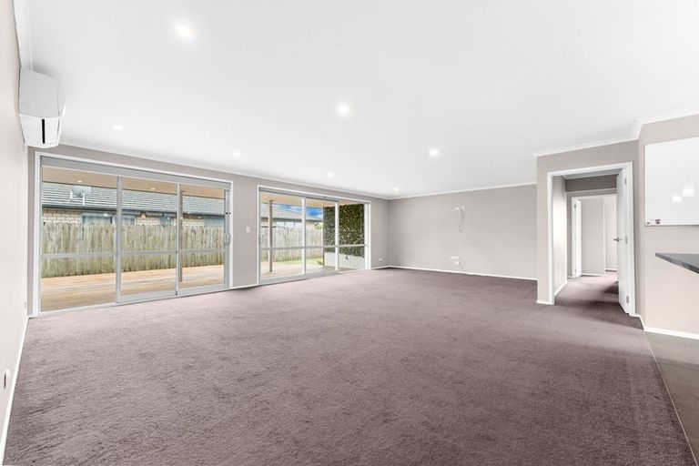 Photo of property in 112 Helenslee Road, Pokeno, 2472