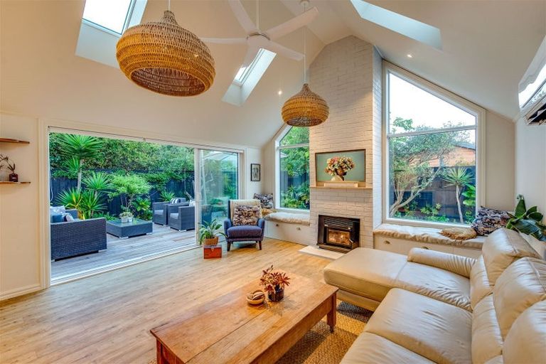 Photo of property in 43 Dryden Street, Sumner, Christchurch, 8081