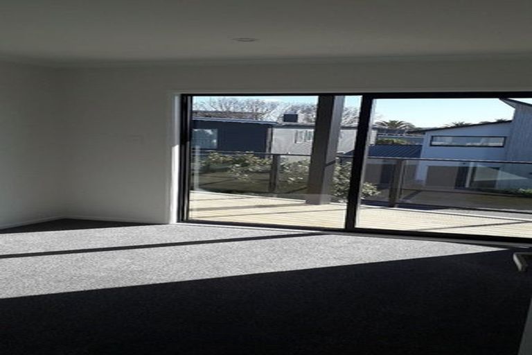 Photo of property in 2 Liquidambar Drive, Hobsonville, Auckland, 0616