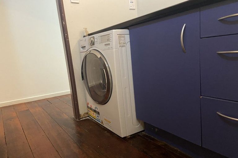 Photo of property in Courtenay Mews Apartments, 5/14 Alpha Street, Te Aro, Wellington, 6011