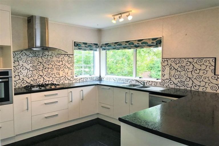 Photo of property in 185 Walter Strevens Drive, Conifer Grove, Takanini, 2112