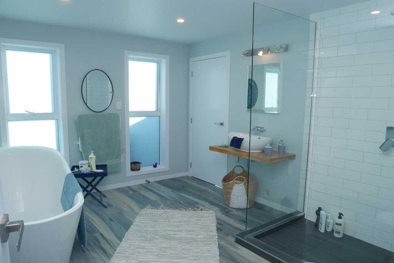 Photo of property in 156 Field Way, Waikanae Beach, Waikanae, 5036