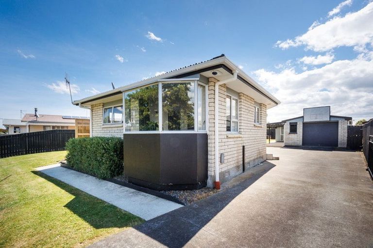 Photo of property in 108 Apollo Parade, Milson, Palmerston North, 4414