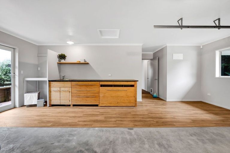 Photo of property in 6c Highfield Place, Highlands Park, New Plymouth, 4312