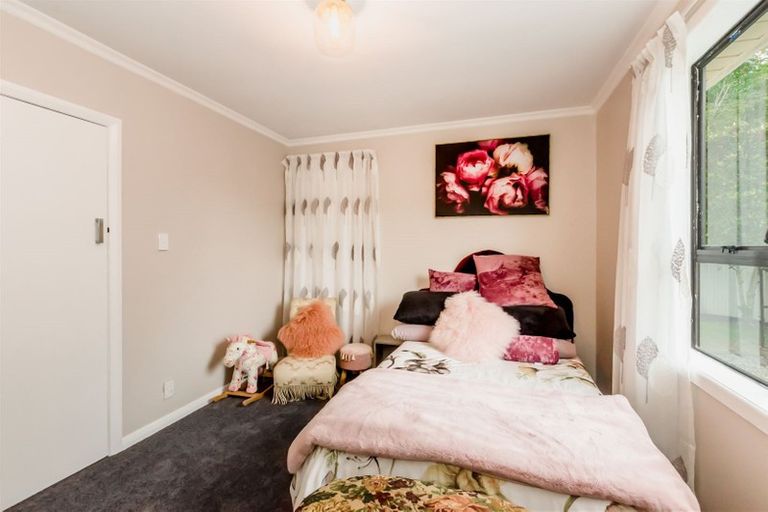 Photo of property in 48 Hookway Grove, Paraparaumu, 5032