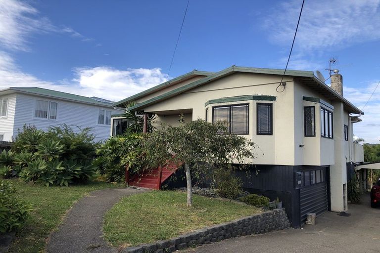 Photo of property in 144 Glengarry Road, Glen Eden, Auckland, 0602