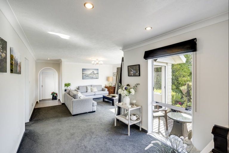 Photo of property in 8 Lennon Grove, Havelock North, 4130