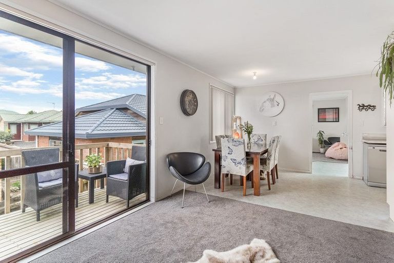 Photo of property in 2/114 Kervil Avenue, Te Atatu Peninsula, Auckland, 0610