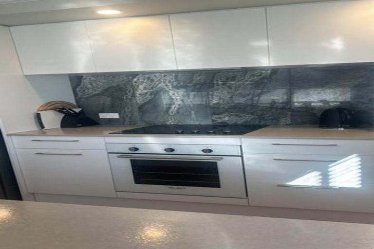 Photo of property in 183 Waimumu Road, Massey, Auckland, 0614