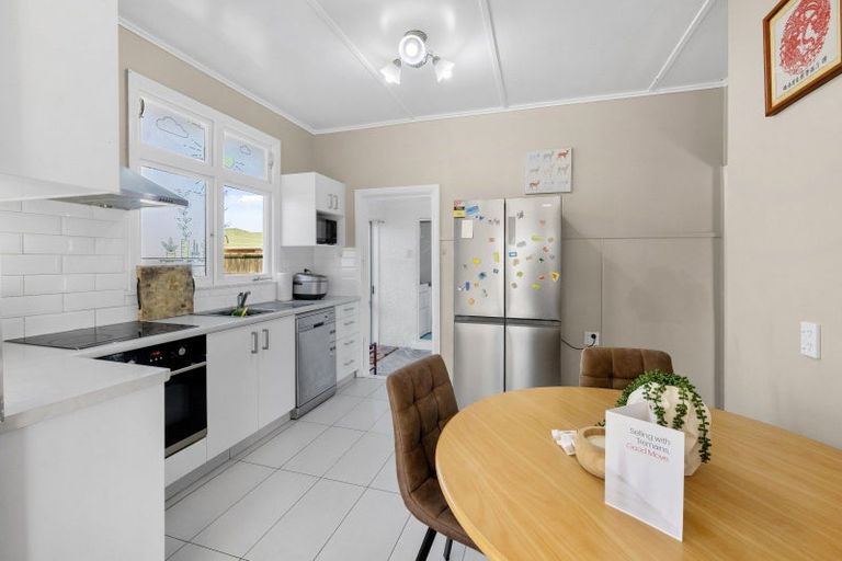 Photo of property in 38 Robertson Street, Glenholme, Rotorua, 3010