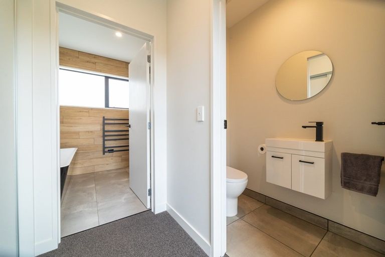 Photo of property in 21 Falconer Rise, Jacks Point, Queenstown, 9371