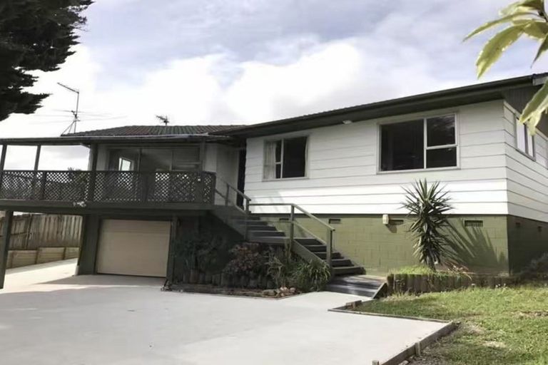 Photo of property in 4 Darcy Place, Massey, Auckland, 0614