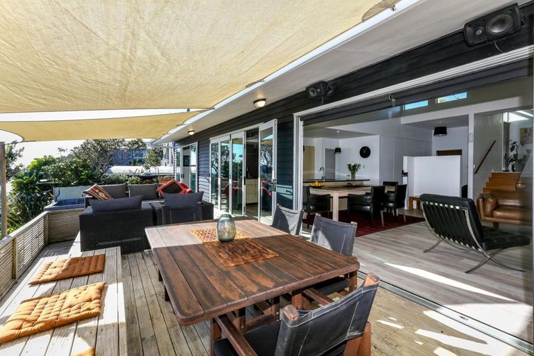 Photo of property in 93 Messenger Terrace, Oakura, 4314