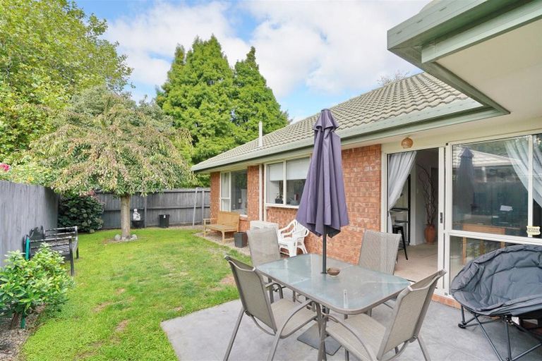 Photo of property in 1/2 Murfitt Place, Sockburn, Christchurch, 8042