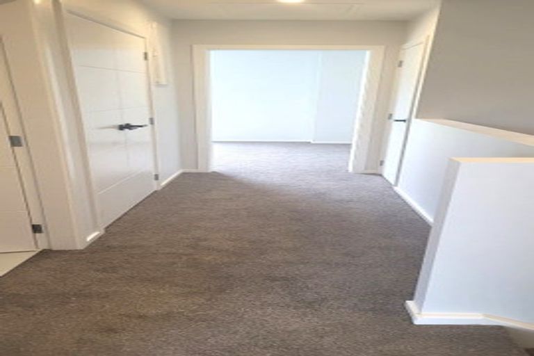 Photo of property in 38 Koreke Close, Kenepuru, Porirua, 5022
