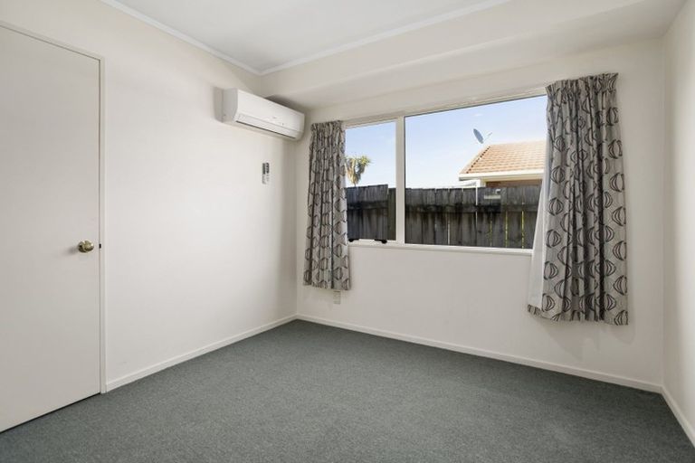 Photo of property in 2/48 Seabrook Avenue, New Lynn, Auckland, 0600