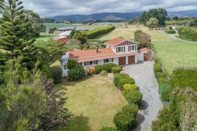 Photo of property in 234 Kawiu Road, Levin, 5510