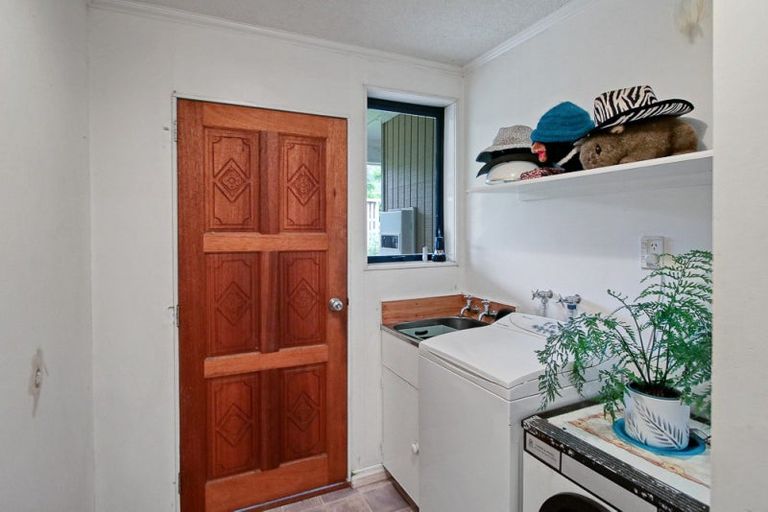 Photo of property in 631 Waitohu Valley Road, Manakau, Otaki, 5583