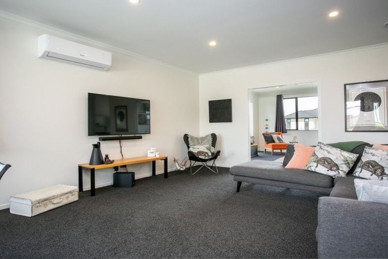 Photo of property in 33 Ruru Street, Cambridge, 3434