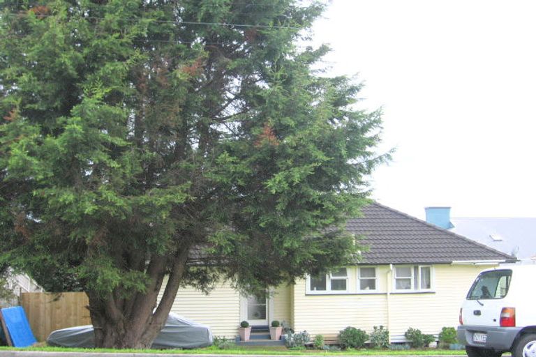 Photo of property in 24 Seaview Road, Otumoetai, Tauranga, 3110