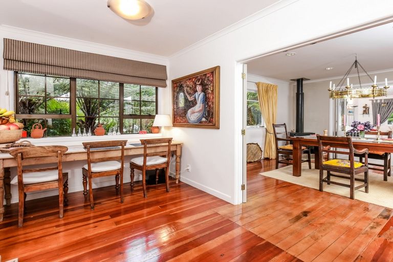 Photo of property in 10 Opanuku Road, Henderson Valley, Auckland, 0612