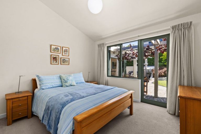 Photo of property in 12 Laing Cove, Havelock North, 4130