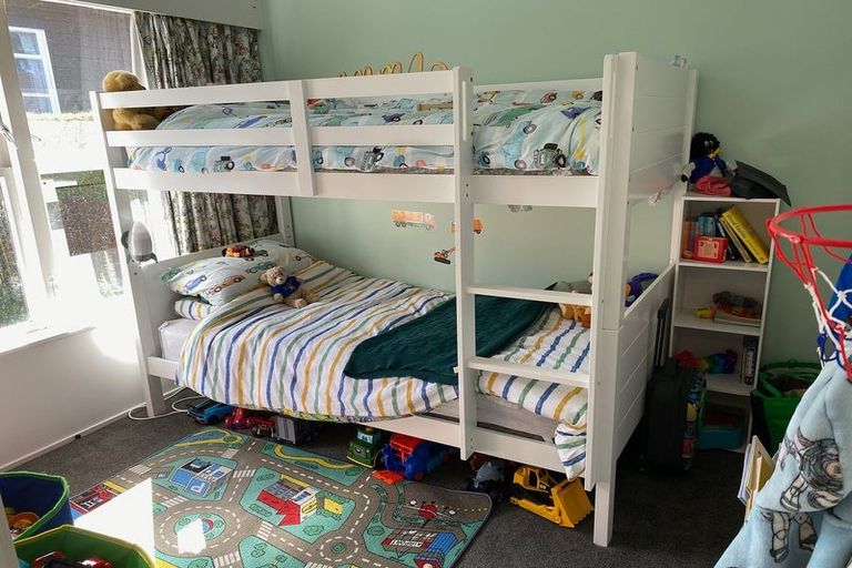 Photo of property in 1/12 Gladys Avenue, Glenfield, Auckland, 0629