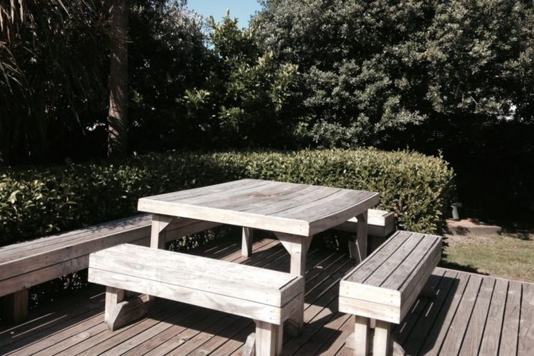 Photo of property in 9 Redwood Place, Te Awanga, 4102