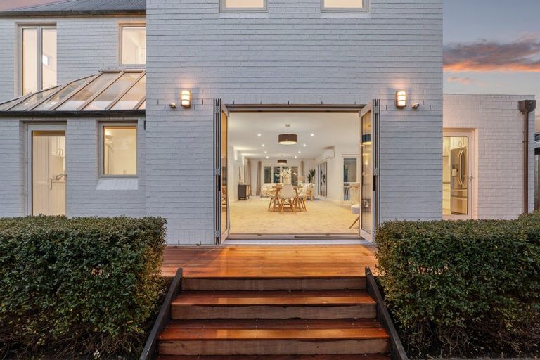 Photo of property in 32 Wai-iti Terrace, Burnside, Christchurch, 8052