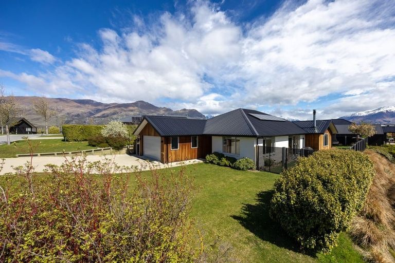 Photo of property in 63 Minaret Ridge, Wanaka, 9305