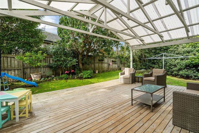 Photo of property in 2/276a Wairau Road, Glenfield, Auckland, 0627
