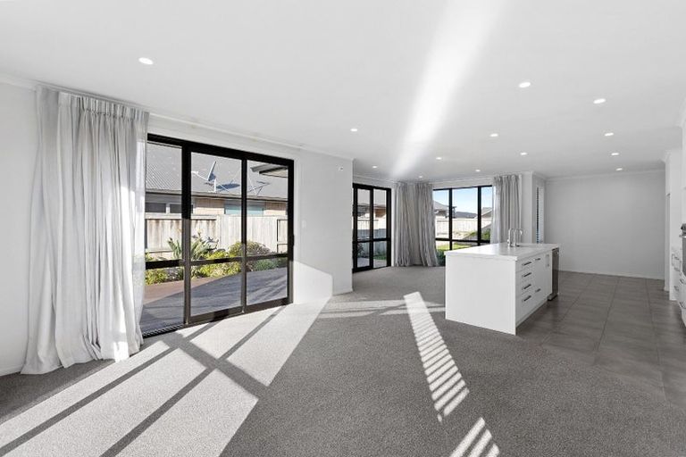 Photo of property in 2 Selliera Place, Papamoa Beach, Papamoa, 3118