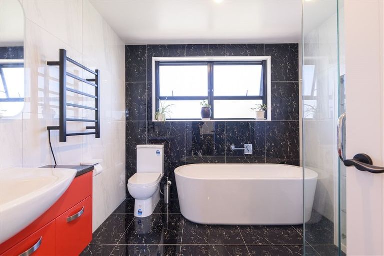 Photo of property in 54a Arran Road, Browns Bay, Auckland, 0630