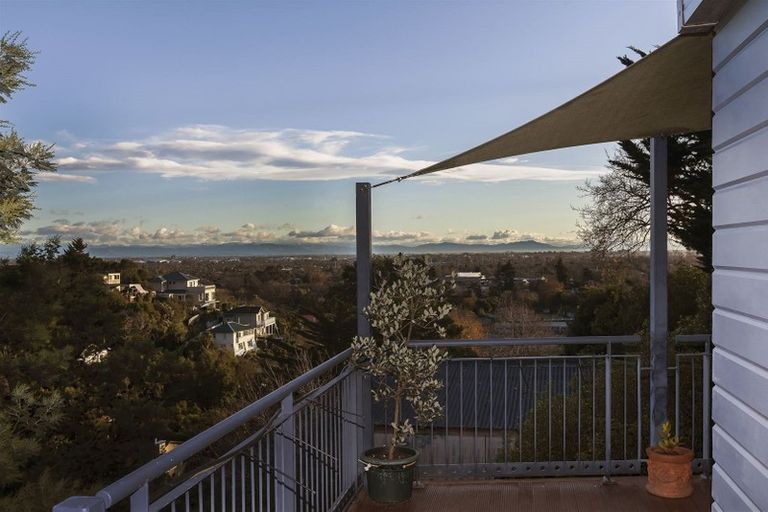 Photo of property in 1a Sherwood Lane, Cashmere, Christchurch, 8022