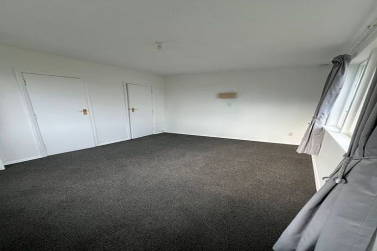 Photo of property in 100 Helston Road, Paparangi, Wellington, 6037