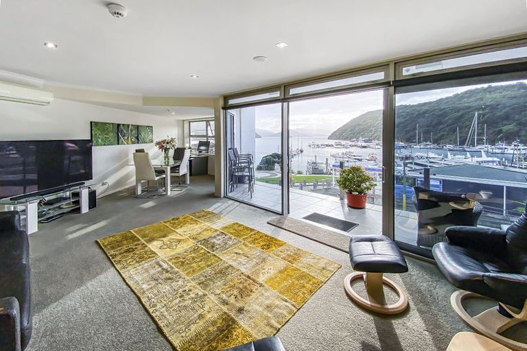 Photo of property in Oxleys Rock Apartments, 205/6 London Quay, Picton, 7220