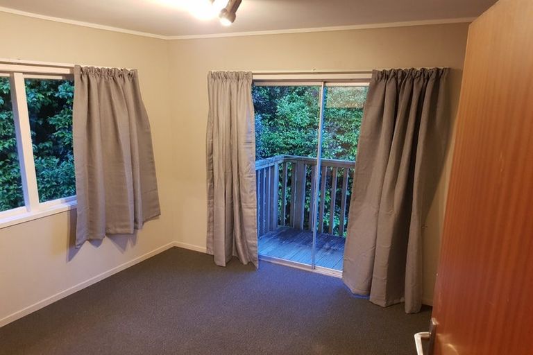 Photo of property in 2/31 Camelot Place, Glenfield, Auckland, 0629
