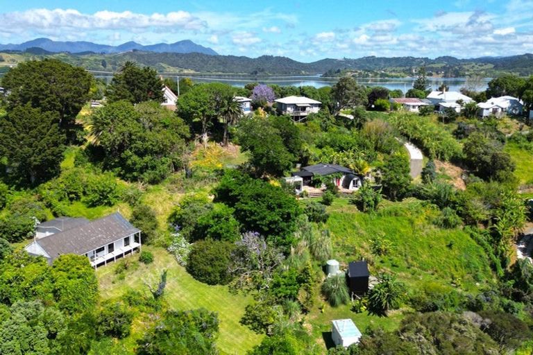 Photo of property in 33 Clendon Esplanade, Rawene, Kaikohe, 0473