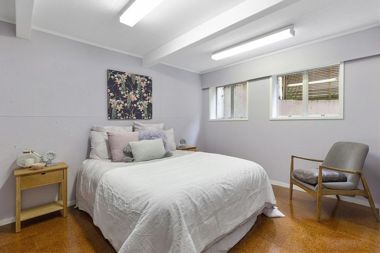 Photo of property in 283 Karaka Bay Road, Karaka Bays, Wellington, 6022