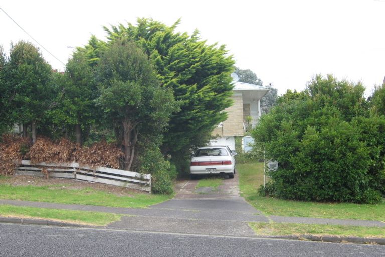 Photo of property in 2/48 Seaview Road, Glenfield, Auckland, 0629