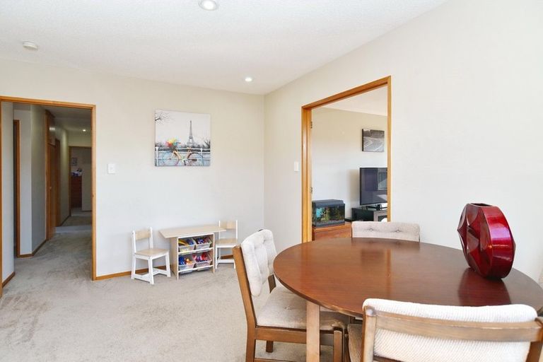 Photo of property in 2/19 Mulberry Place, Redwood, Christchurch, 8051