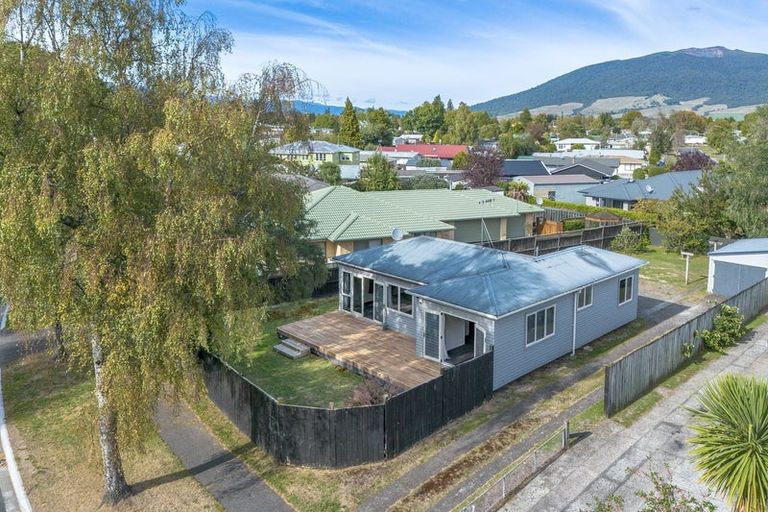 Photo of property in 174 Te Rangitautahanga Road, Turangi, 3334