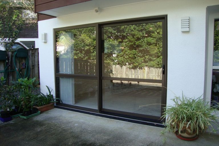 Photo of property in 1/36 Palliser Lane, Browns Bay, Auckland, 0630